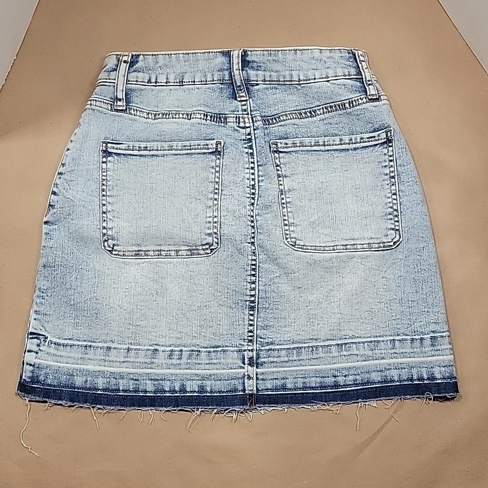So Denim Distressed Mini Skirt Size Jr's 5